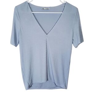 🟢2189 * Zara V Neck Ribbed Lightweight Top Baby Blue Size M